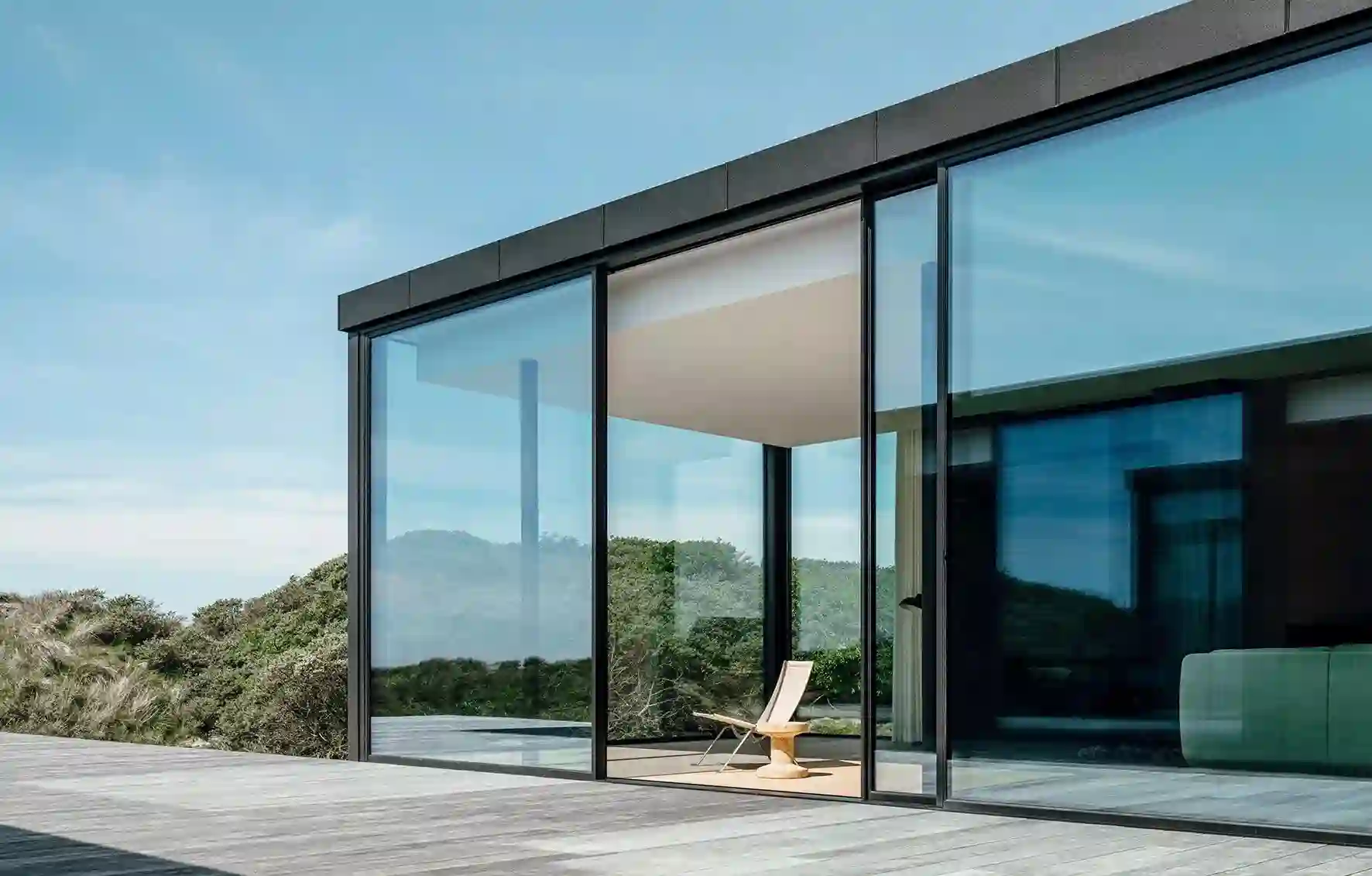 Expansive architectural openings